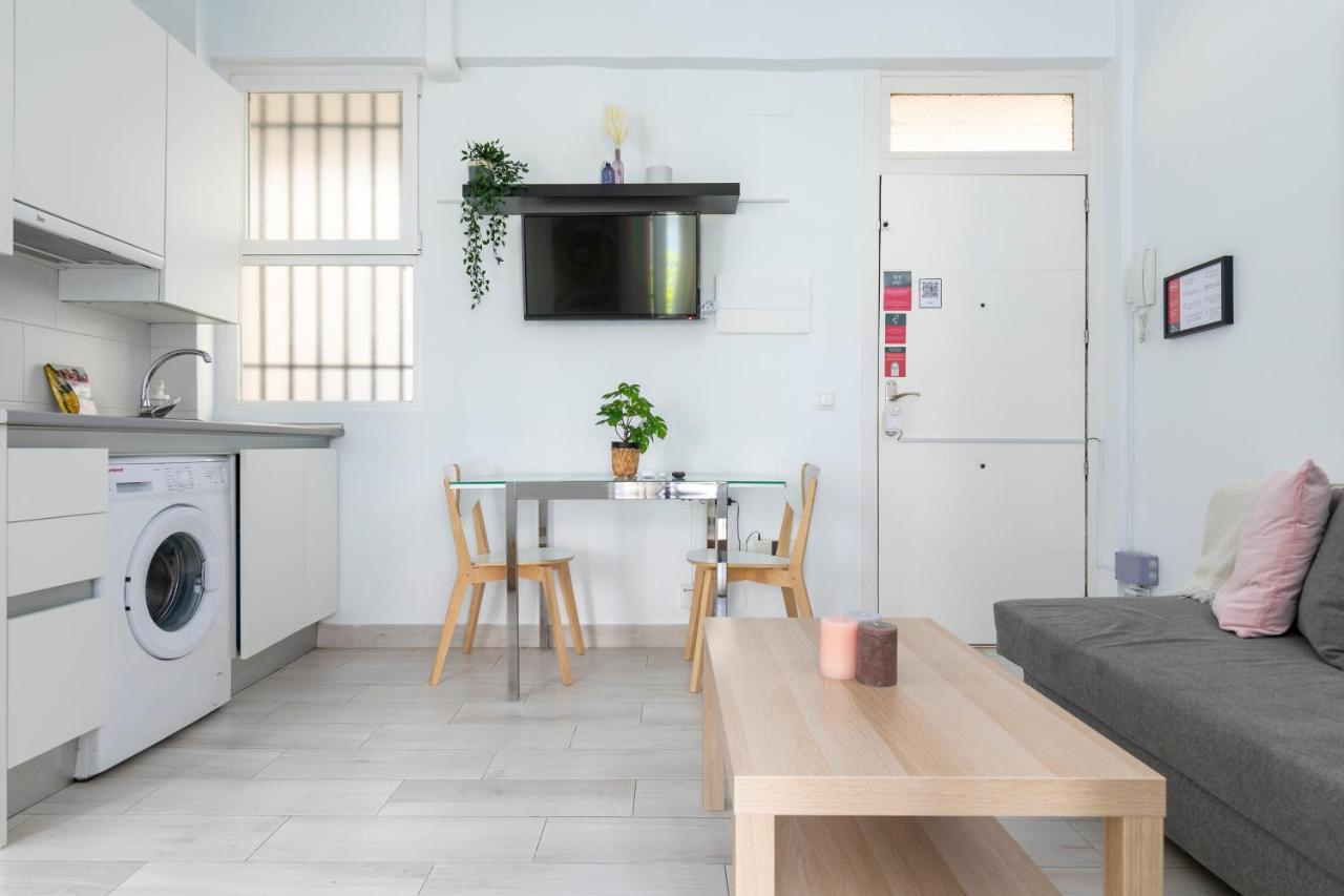 Charming Madrid Pacifico Apartment Ngoại thất bức ảnh