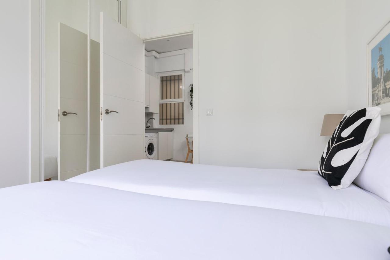 Charming Madrid Pacifico Apartment Ngoại thất bức ảnh