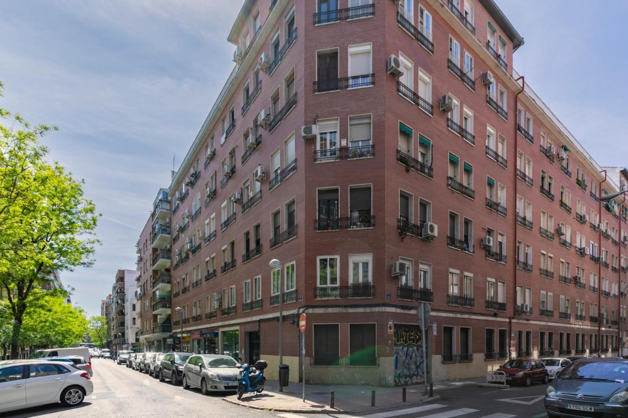 Charming Madrid Pacifico Apartment Ngoại thất bức ảnh