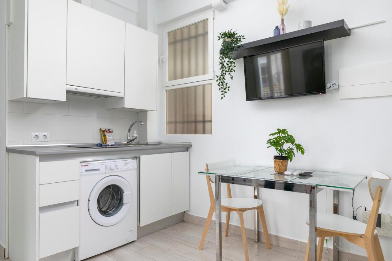 Charming Madrid Pacifico Apartment Ngoại thất bức ảnh